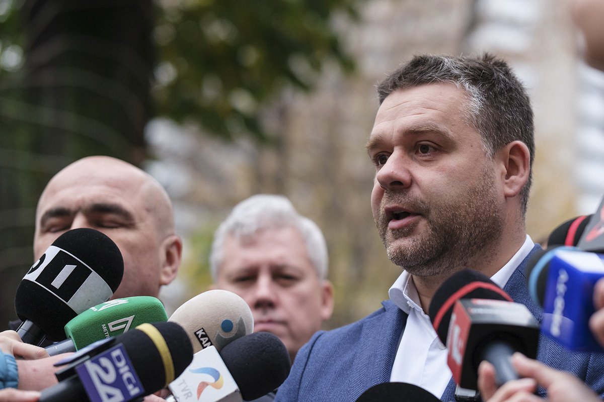[ad_1] Premierul Ilie Bolojan îi mulțumește bucureștenilor pentru susținerea acordată după alegerea primarului general duminică, exprimându-și convingerea că Ciprian Ciucu va aduce schimbări semnificative în Capitală