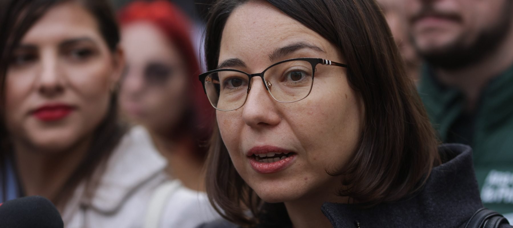 [ad_1] Ana Ciceală, candidată din partea Partidului SENS la funcția de primar al Capitalei, a votat duminică dimineața, la ora 9, și a încurajat locuitorii orașului să meargă să voteze cât mai devreme, pentru a evita cozile de seară