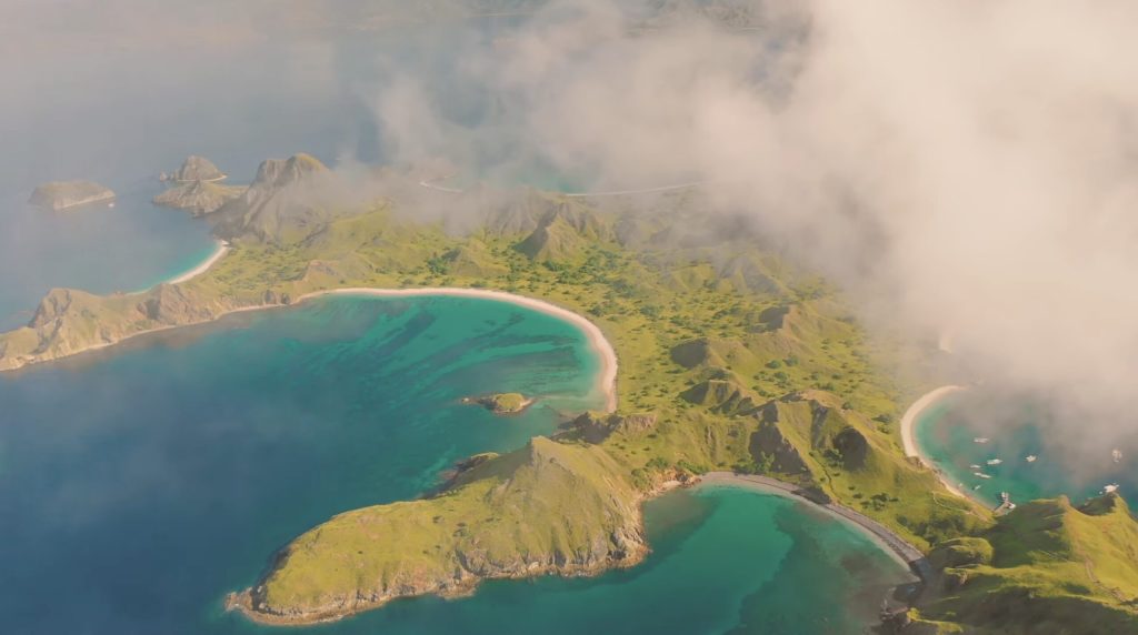 Insula-Padar-Indonezia-scaled.jpg