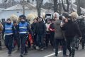Bătaia cu ciomege de la Ruginoasa, oprită de jandarmi cu gaze lacrimogene
