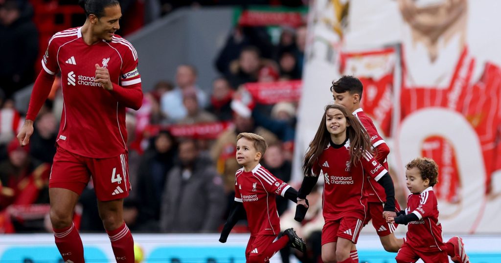 Liverpool câștigă duelul cu Wolverhampton! Momente emoționante înainte de startul partidei