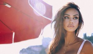 Mădălina Ghenea strălucește în echipament alb! Poze cu fosta iubită a lui Grigor Dimitrov.