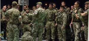 Regatul Unit lansează un program plătit de un an pentru tineri, destinat să-i reintroducă în domeniul Apărării