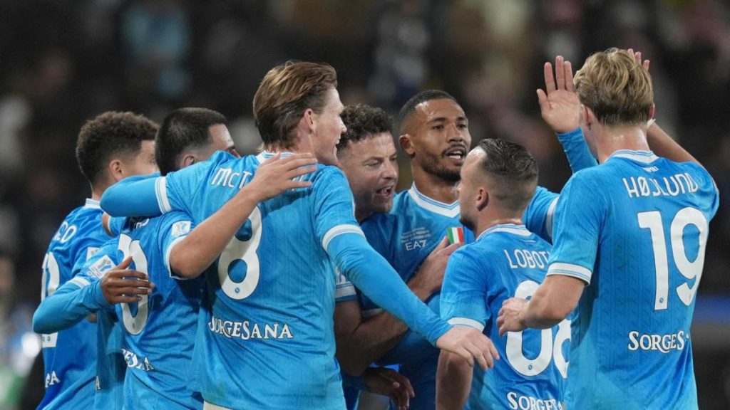 Napoli Bologna 2-0: decide una doppietta di Neres, la Supercoppa è di Conte