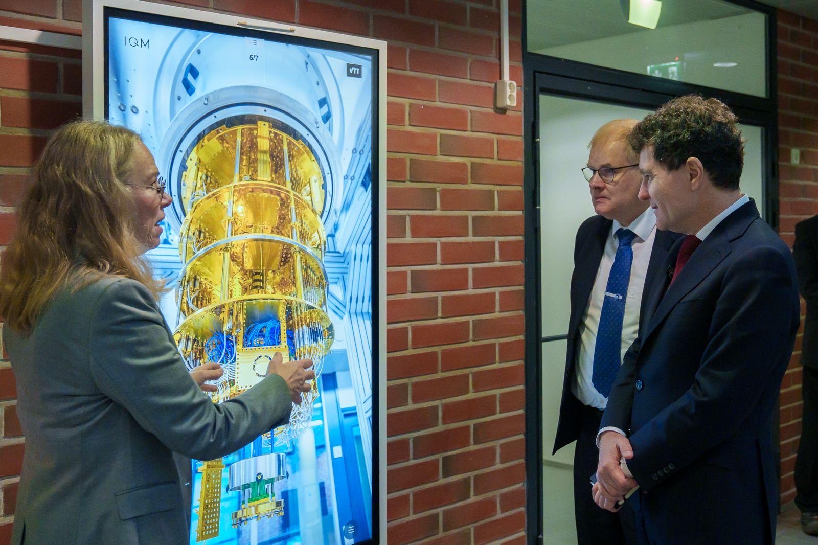 Nicușor Dan sugerează că modelul de structurare al marilor companii de apărare din Finlanda ar putea fi o soluție pentru evoluția Romarm