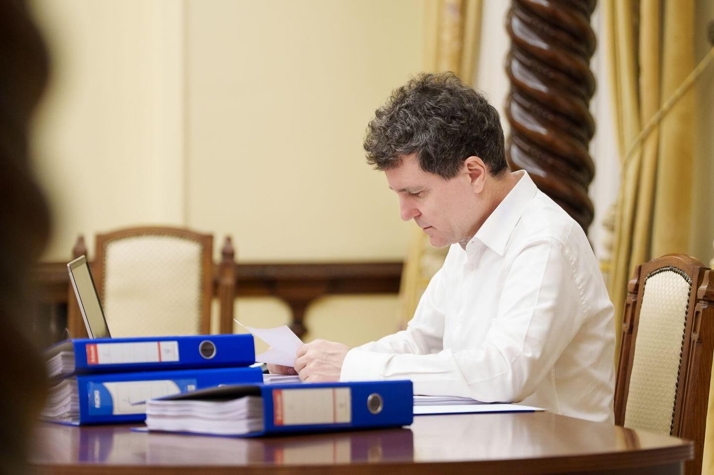 Nicușor Dan face o prezentare a principalelor probleme din justiție semnalate de magistrați, urmată de o conferință de presă la sfârșitul zilei de luni pentru a împărtăși concluziile discuțiilor cu aceștia