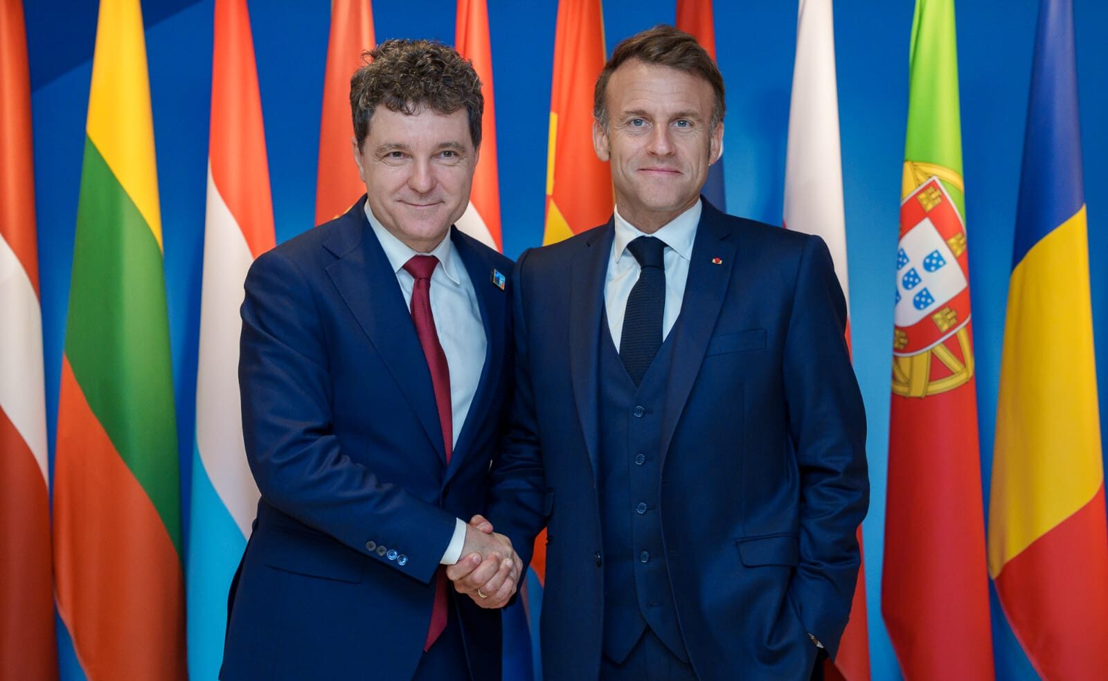 Președintele Nicușor Dan efectuează o vizită oficială în Franța, luni și marți, fiind așteptat să se întâlnească cu Emmanuel Macron și să discute cu comunitatea românească și reprezentanți ai companiilor franceze