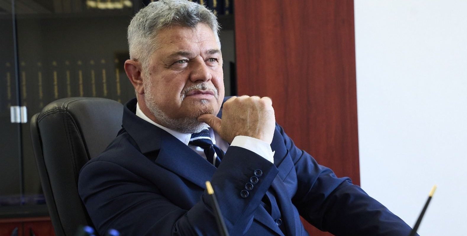 Moțiunea de cenzură intitulată „România nu este de vânzare – împotriva progresiștilor la conducere”