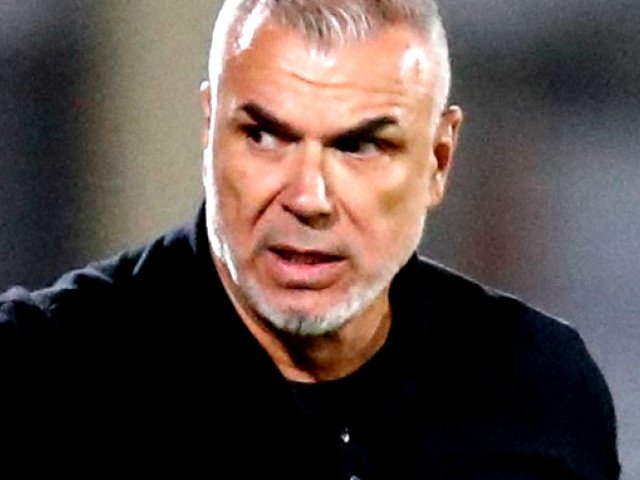 Încă una! Lovitură după lovitură pentru Cosmin Olăroiu