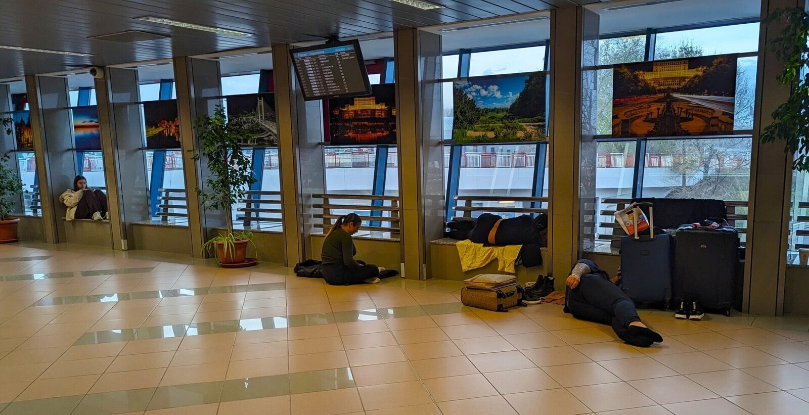 Salarii spectaculoase la Otopeni înainte de Sărbători: 5.500 de euro net pentru o singură ședință a Consiliului de Administrație. La ultima întâlnire, a fost decisă amânarea listării la bursă.