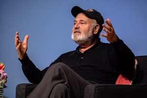 Rob Reiner și soția sa au fost descoperiți decedați în locuința lor din Los Angeles; anchetă în curs.