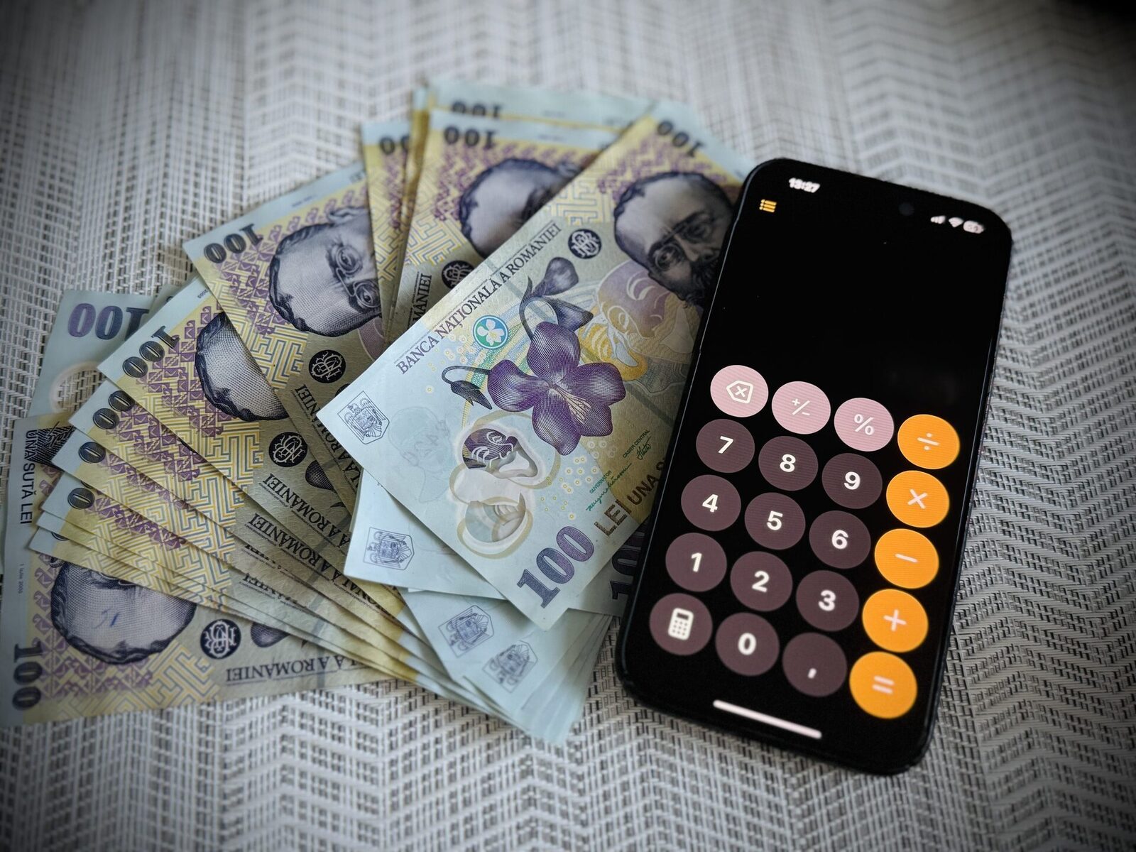 Salariul minim brut va ajunge la 4.325 lei începând cu 1 iulie 2026. Impact asupra angajatorilor și netul angajaților (proiect)