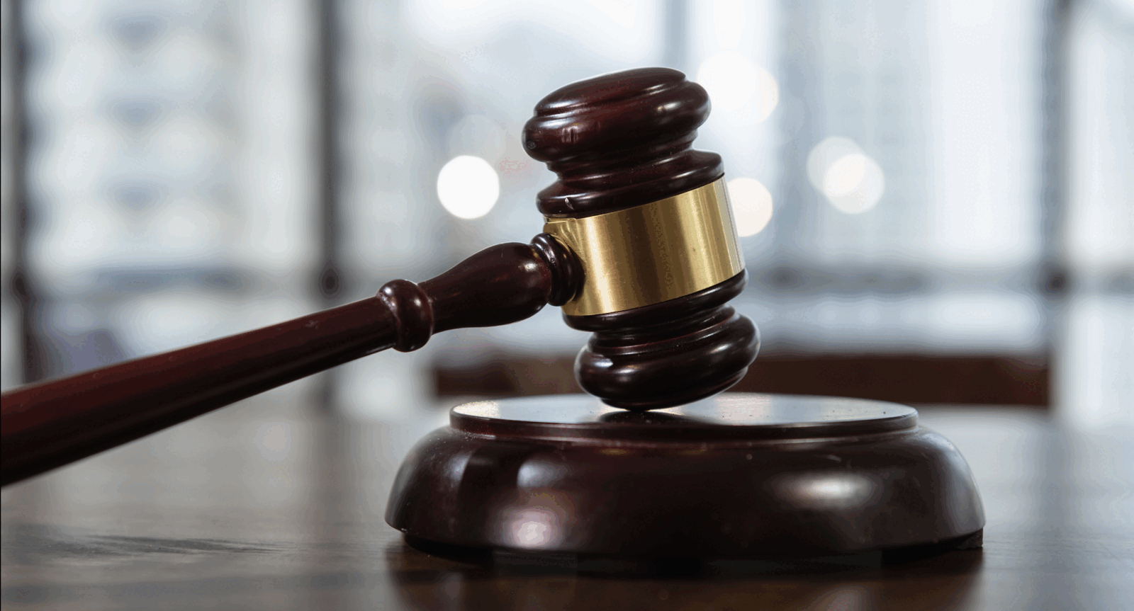 Majoritatea românilor consideră că sistemul de justiție este sub influență politică, iar două treimi cred că sprijinul cetățenilor pentru independența magistraților prin acțiuni civice este esențial