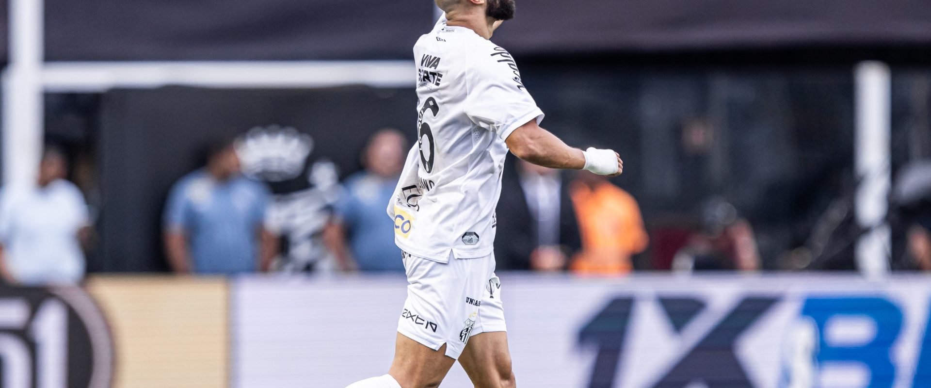 Atuações: Thaciano é herói improvável em vitória do Santos