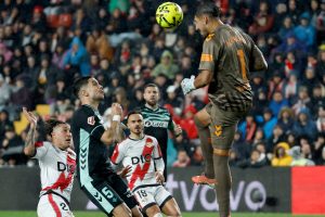 Rayo surprinde un Betis lipsit de aport ofensiv.
