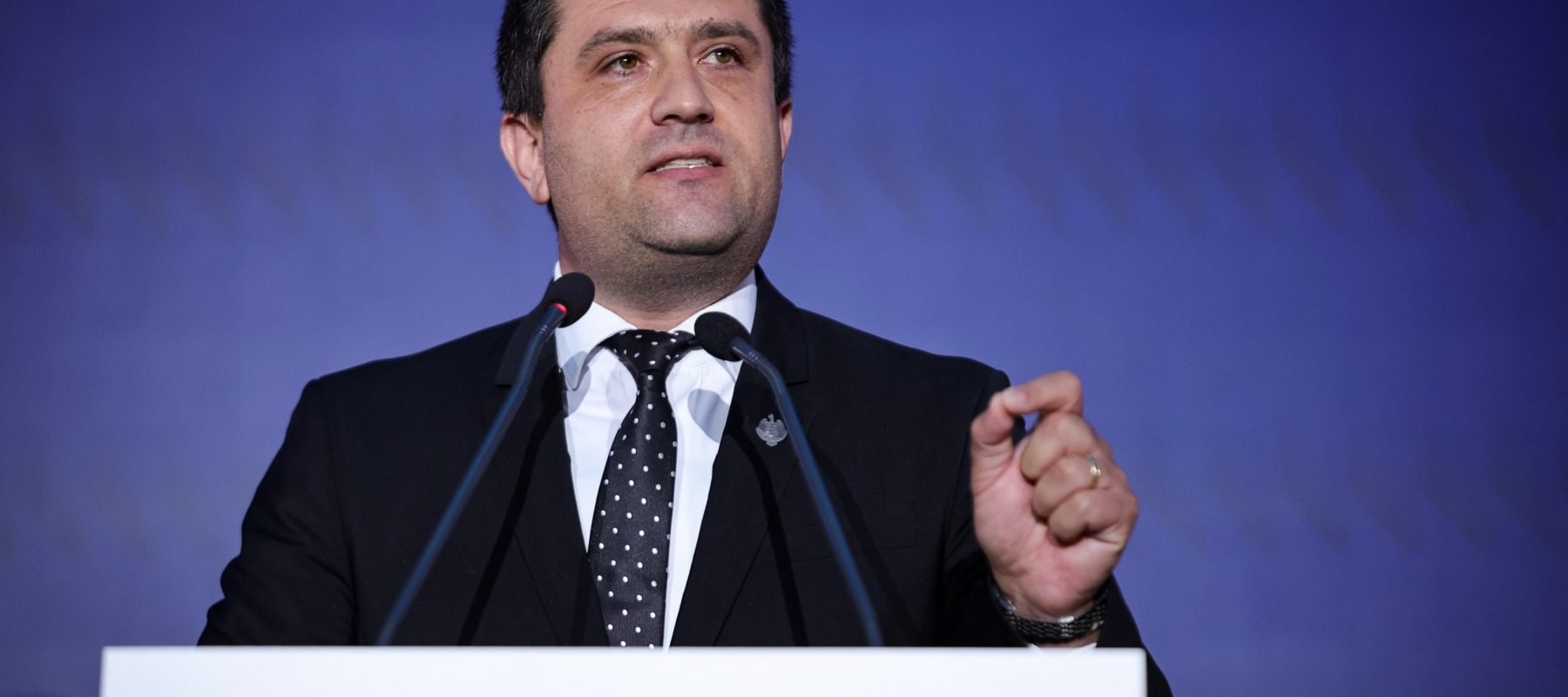 Roma pentru Democrație critică comentariul ministrului Radu Miruță despre mutarea unui cort, calificându-l drept inacceptabil și insultător pentru comunitatea românească