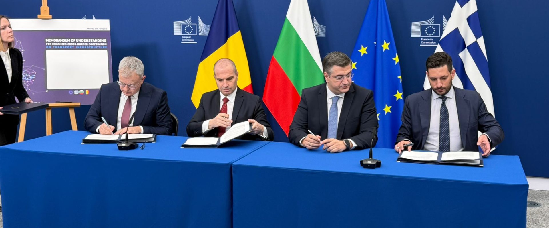 [ad_1] România, Grecia și Bulgaria au semnat recent un acord pentru a întări colaborarea în domeniul infrastructurii de transport între țările lor