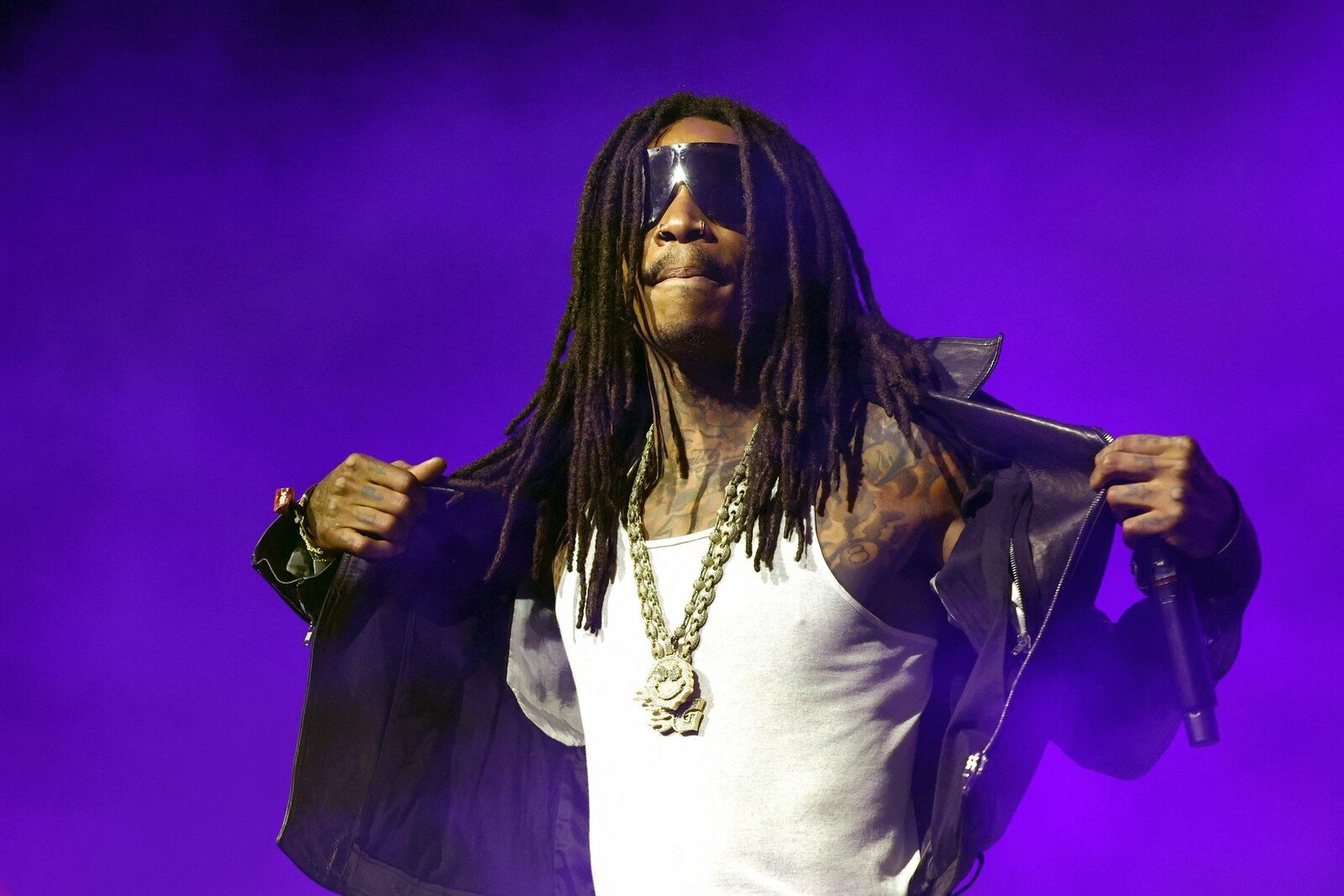 Wiz Khalifa, sentință finală de 9 luni cu executare în România pentru fumat marijuana pe scenă la „Beach Please”