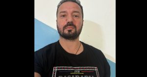 Bărbatul care i-a spus lui Georgescu „marș la Moscova” susține că a fost agresat de susținători.