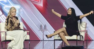Nicki Minaj îl atacă pe J. D. Vance, la un eveniment organizat de văduva lui Charlie Kirk. Réacția Erikăi Kirk: „E amuzant.”