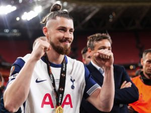 Negocierile pentru transferul lui Radu Drăgușin au început! Tottenham a reacționat rapid.