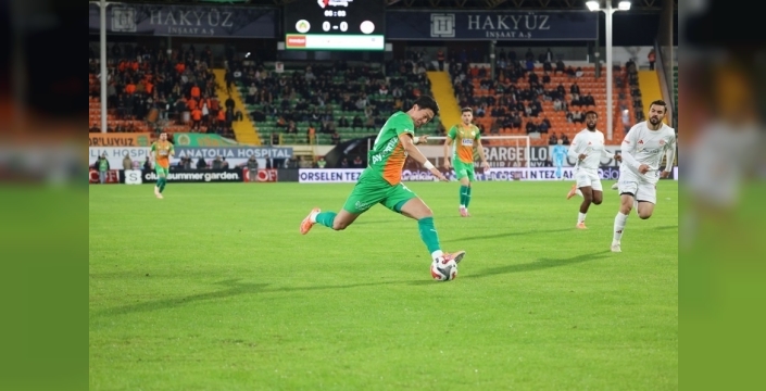 alanyaspor-ve-antalyaspor-ilk-yarida-gol-bulamadi-heyecan-ikinci-yariya-kaldi-1765217976.webp.webp