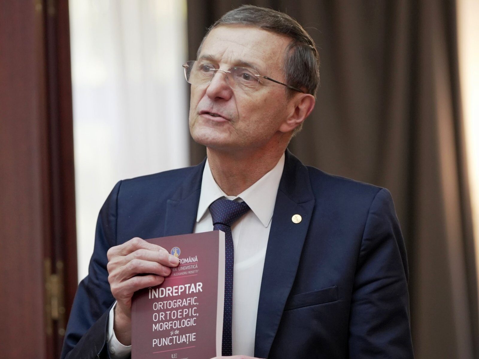Academia Română în alertă: 49 de membri se opun schimbărilor legislative pentru conducerea și patrimoniul instituției Un semnal puternic de alarmă a fost tras vineri de către reprezentanții celei mai înalte instanțe de cultură și cercetare din România