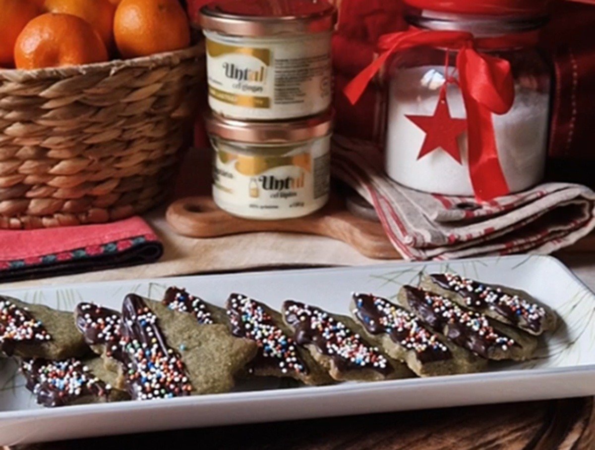 Rețetă pentru cei mai delicioși biscuiți cu unt în formă de brăduți, desert fragil ce aduce magia Crăciunului în fiecare cămin
