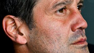 Șoc pentru Chivu! Vedeta lui Inter a fost supusă unei operații astăzi și va fi indisponibilă o perioadă îndelungată.