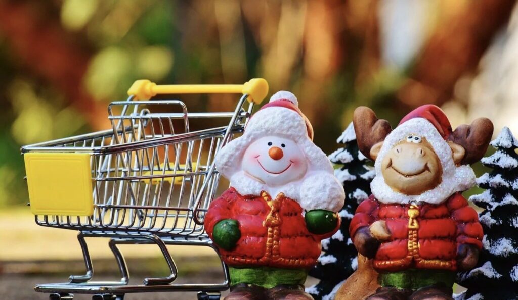 cos-cumparaturi-craciun-e1766486202739.jpg
