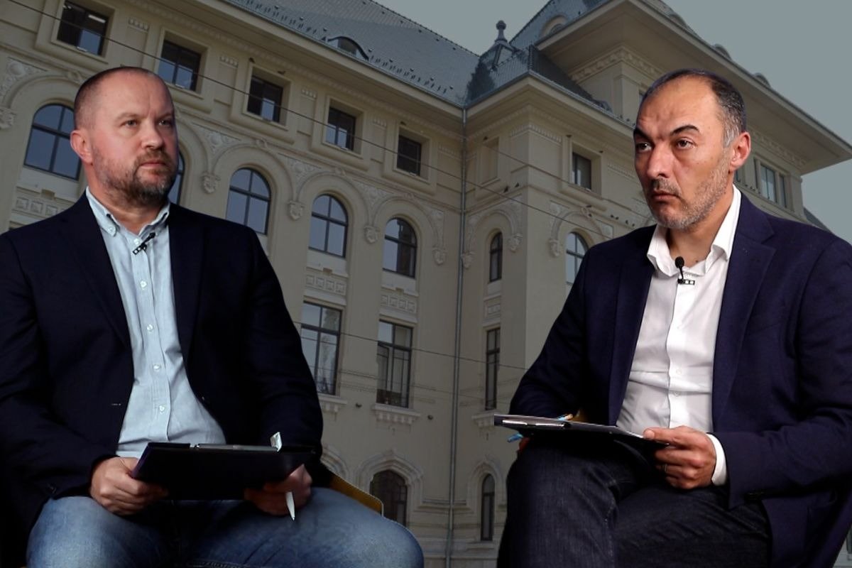 Jurnaliștii Dan Tăpălagă și Cristian Pantazi analizează în direct rezultatele inițiale ale alegerilor pentru primăria Capitalei, începând cu ora 21:30, bazându-se pe datele Exit Poll și primele rezultate parțiale