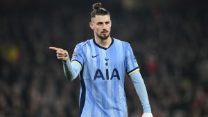 „Își dorește o plecare rapidă!” Britanicii semnalează despărțirea lui Drăgușin de Tottenham: „Situația este delicată”