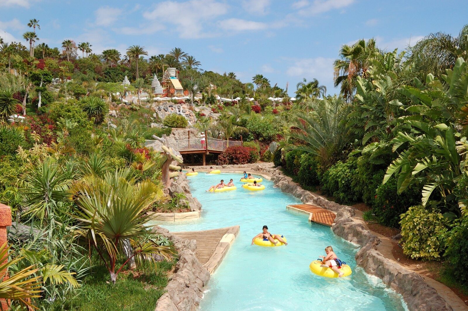 Trei victime au decedat în urma unui val uriaș care a afectat o piscină naturală din Tenerife, iar o persoană este în continuare dată dispărută