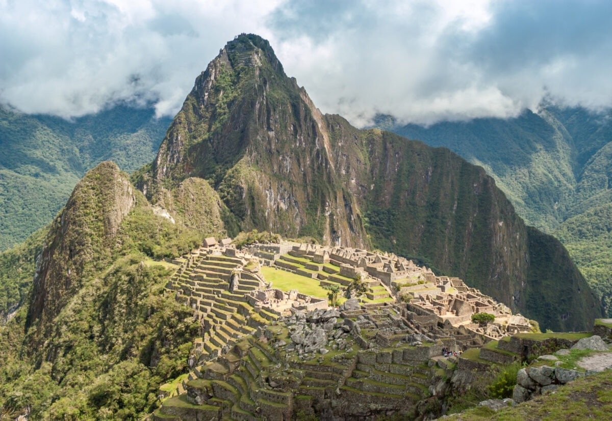 Doi trenuri care transportau turiști înspre și dinspre ruinele antice ale sitului Machu Picchu s-au ciocnit marți, în condiții ce riscă să umbrească faimoasa destinație turistică emblematică a Perului