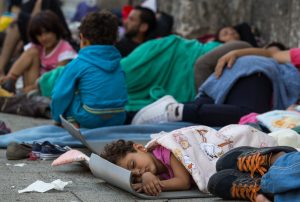 19 state membre ale Uniunii Europene, inclusiv România, solicită Comisiei Europene sprijin financiar pentru crearea de centre de returnare în afara blocului comunitarea noastră”