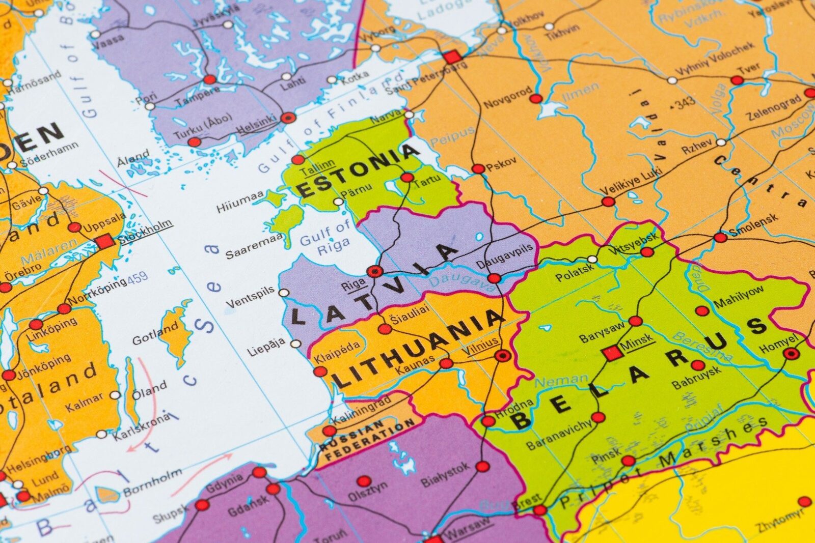[ad_1] Lituania a instituit marți o stare de urgență din cauza riscurilor pentru siguranța publică generate de baloane pline cu țigări de contrabandă provenite din Belarus, conform anunțului făcut de guvern