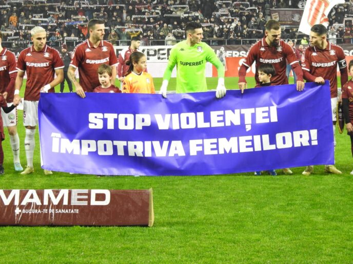 [ad_1] Toate echipele din prima divizie de fotbal au afișat, în runda anterioară, mesaje pe teren care condamnă violența împotriva femeilor, conform informațiilor furnizate de Centrul FILIA și confirmate de o publicație online