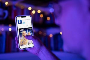 Ceremonii nupțiale între oameni și personaje AI în țara cu cel mai mare declin demografic: „După Klaus, viziunea mea s-a îmbunătățit”