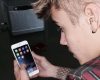 justin-bieber-apple.jpg