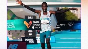 John Korir din Kenya a făcut istorie la maratonul valencian, transmis în direct pe VOYO. Ce performanță a avut românul Nicolae Soare?