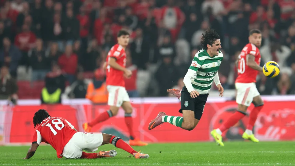 Derby incendiar. Cele mai bune imagini din meciul Benfica-Sporting pe care nu le-ai văzut la televizor.