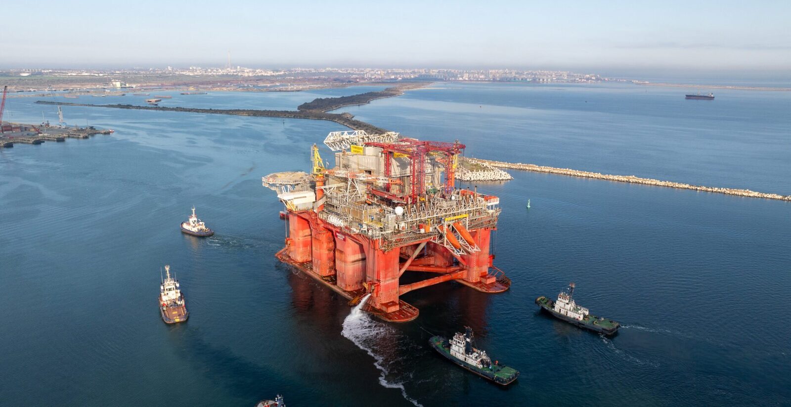 Guvernul convoacă o ședință extraordinară marți pentru aprobare unui act adițional la contractul de concesiune petrolieră pentru zona XIX Neptun