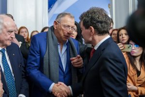 Nicușor Dan s-a întâlnit în Londra cu inginerul român Sir George Iacobescu, creatorul iconicului centru financiar Canary Wharf