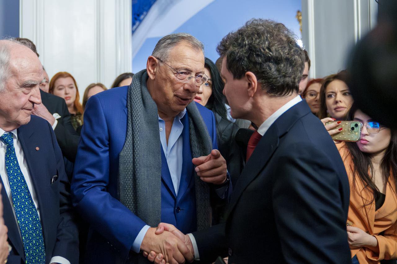 Nicușor Dan s-a întâlnit în Londra cu inginerul român Sir George Iacobescu, creatorul iconicului centru financiar Canary Wharf