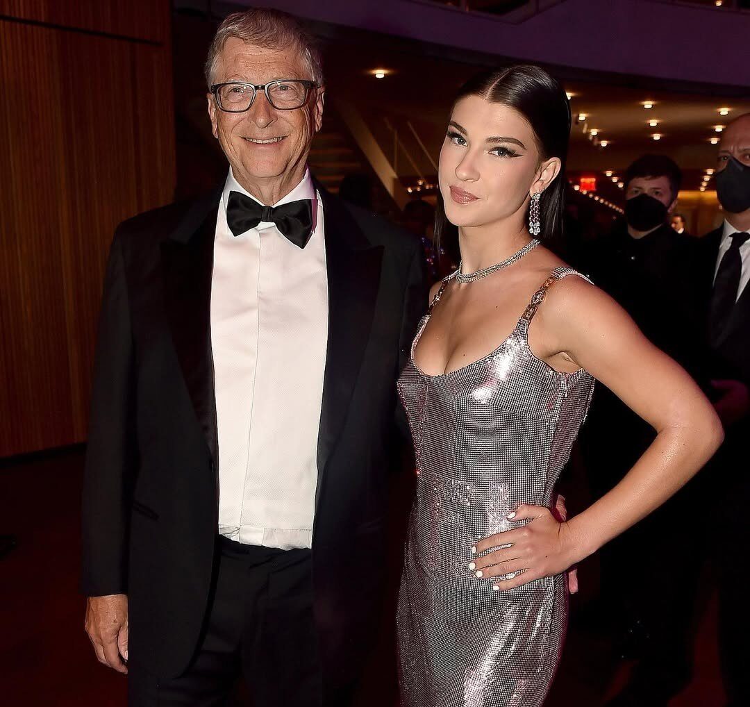 [ad_1] Phoebe Gates, fiica cofondatorului Microsoft Bill Gates, se apropie de momentul în care va face valuri în industria tehnologică cu startup-ul său de shopping bazat pe inteligență artificială, Phia