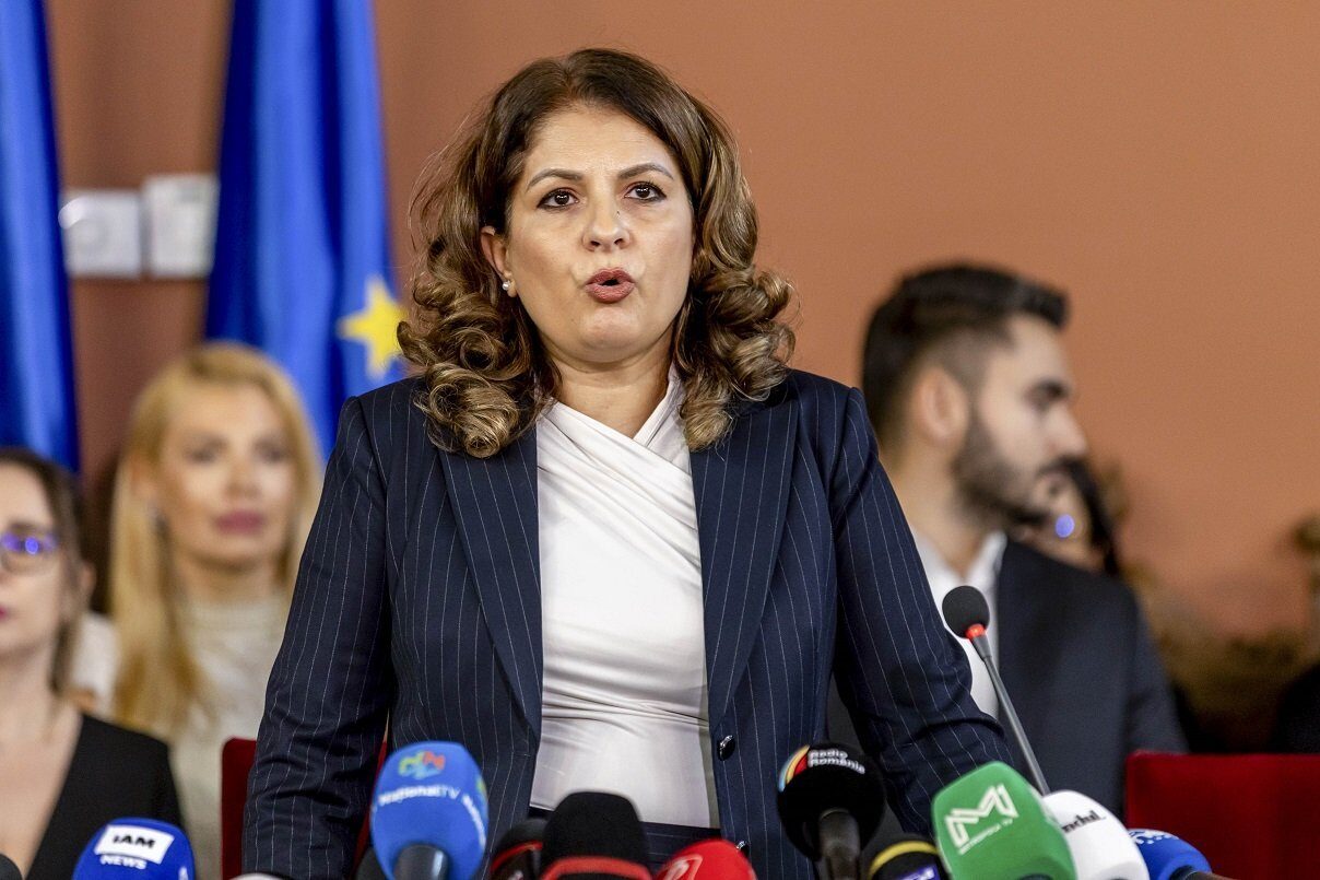 Trei dosare deschise pe ultima zi a anului la Curtea de Apel București, implicând activista și avocata Silvia Uscov În ultima zi a anului 2025, la Curtea de Apel București a avut loc o mișcare remarcabilă în peisajul juridic și politic al României, în timp ce mii de români se pregăteau să încheie anul
