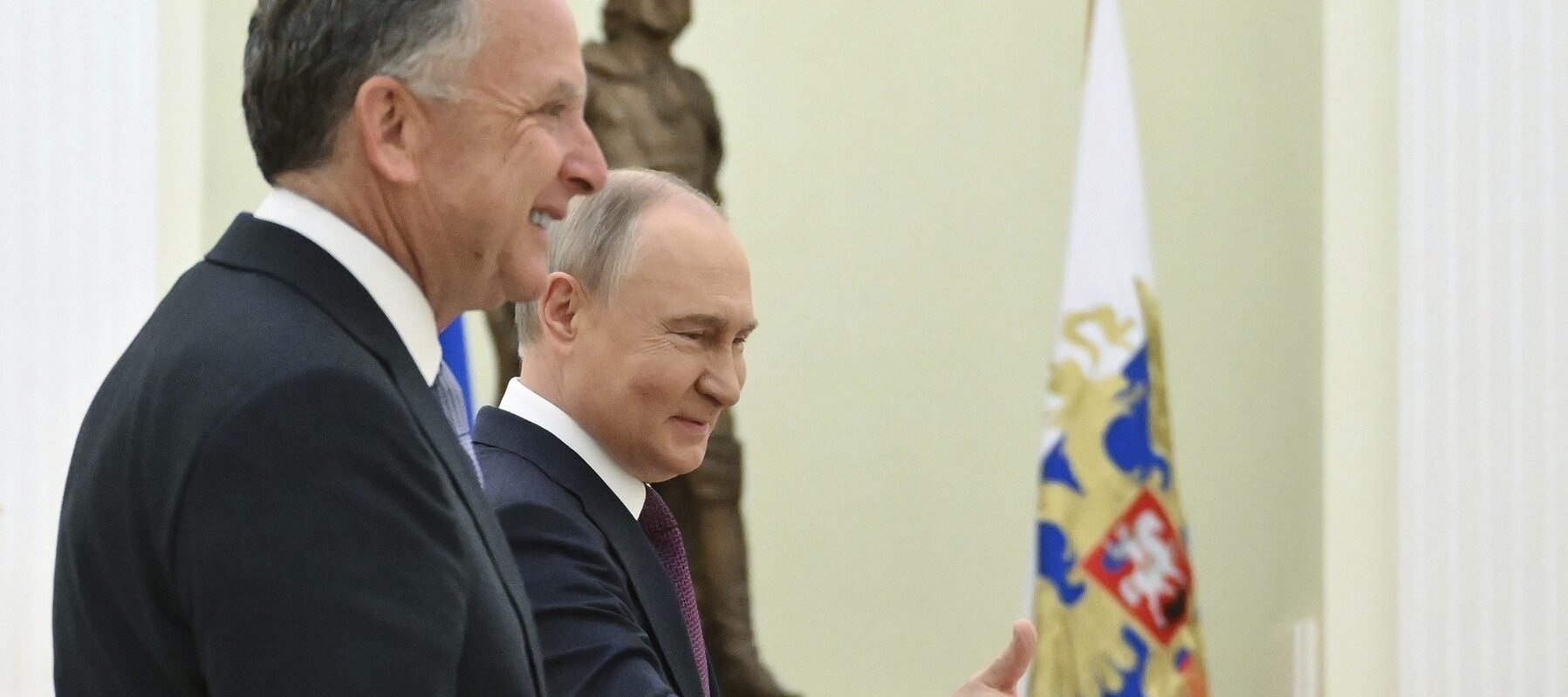 Putin, la finalul discuției cu reprezentanții americani: „Rusia va prelua controlul asupra regiunii Donbass, fie prin forță militară, fie prin alte metode / Teritoriile ucrainene vor fi ocupate de rusi sau trupele ucrainene vor părăsi aceste zone”
