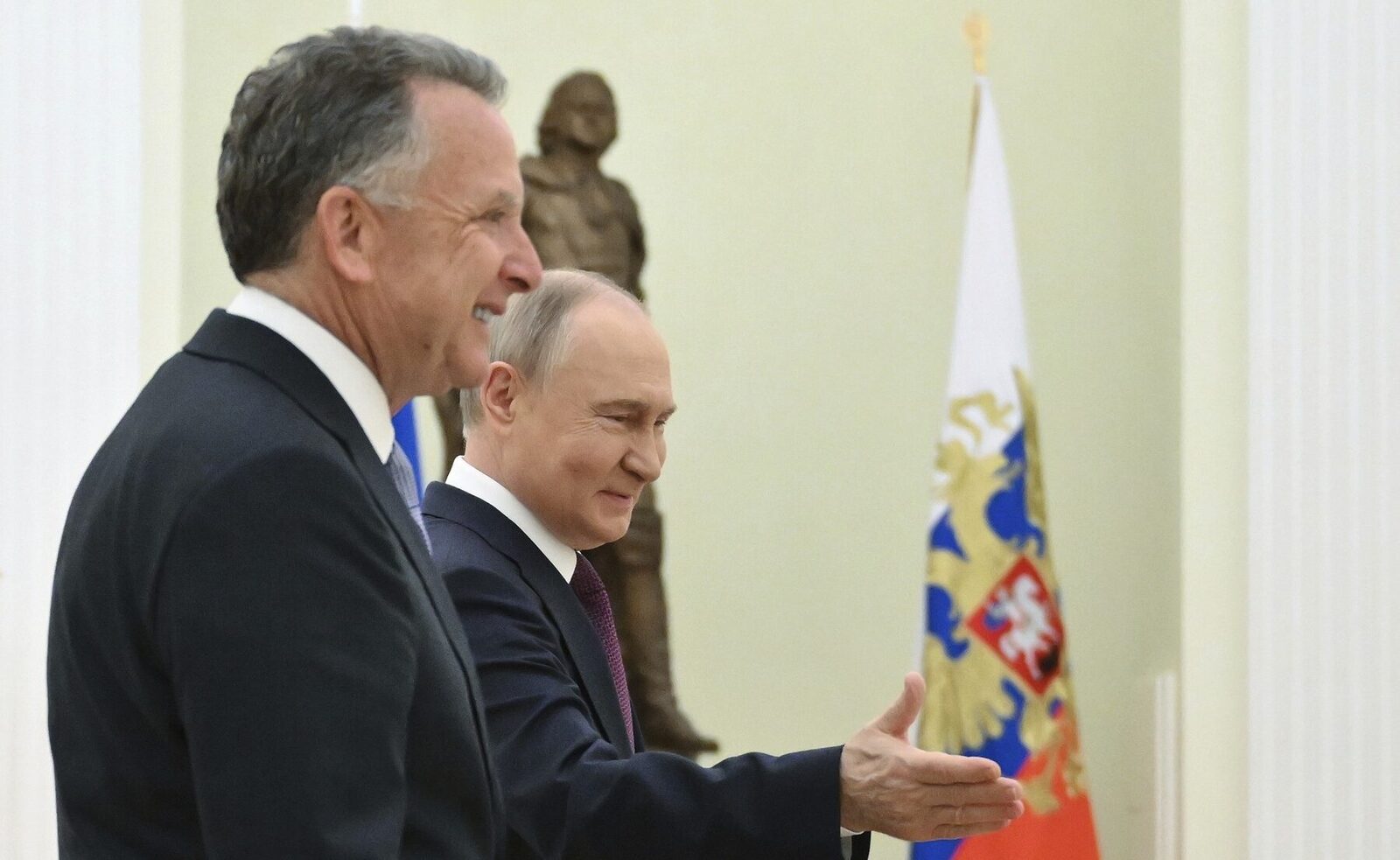 Putin, la finalul discuției cu reprezentanții americani: „Rusia va prelua controlul asupra regiunii Donbass, fie prin forță militară, fie prin alte metode / Teritoriile ucrainene vor fi ocupate de rusi sau trupele ucrainene vor părăsi aceste zone”