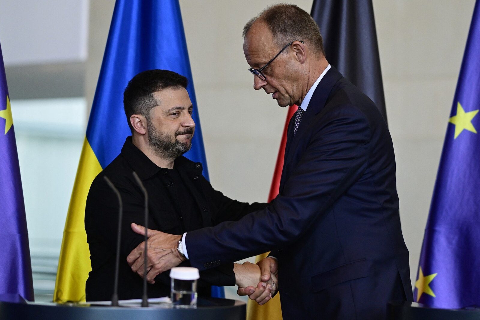 [ad_1] Potrivit declarațiilor cancelarului german Friedrich Merz, în contextul garanțiilor de securitate oferite Ucrainei de către Statele Unite și țările europene după încetarea conflictului, forțele internaționale de menținere a păcii ar putea, în anumite situații, să respingă eventualele forțe ruse