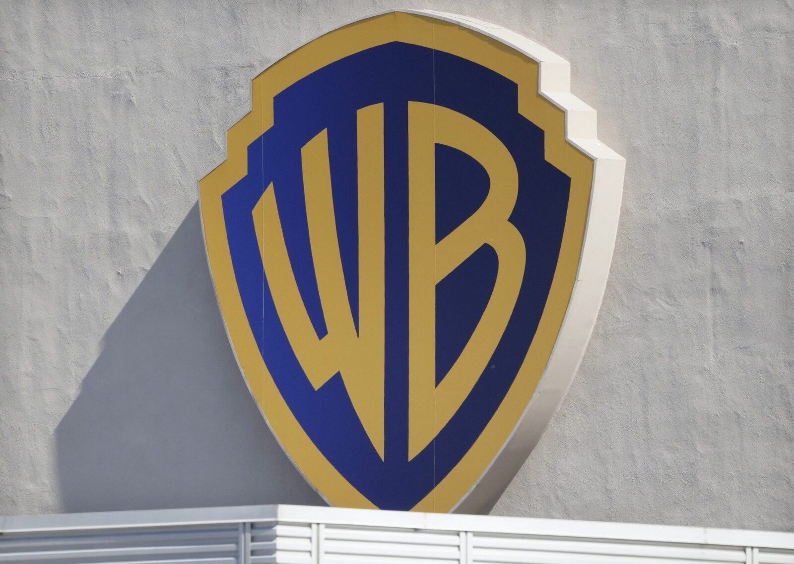 [ad_1] Compania de televiziune și film Warner Bros Discovery (WBD) a refuzat oferta de cumpărare primită de la rivalul Paramount Skydance și și-a reafirmat preferința pentru opțiunea de achiziție propusă de Netflix, conform anunțului publicat miercuri de reprezentanții acesteia, potrivit agenției de știri AFP, citată de Agerpres